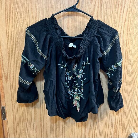 American Eagle Outfitters Embroidered Floral Off the Shoulder Top Size Small - Picture 1 of 7
